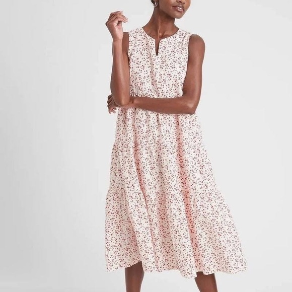 Banana Republic Dresses & Skirts - Banana Republic Petite Linen Blend Tiered Midi Dress